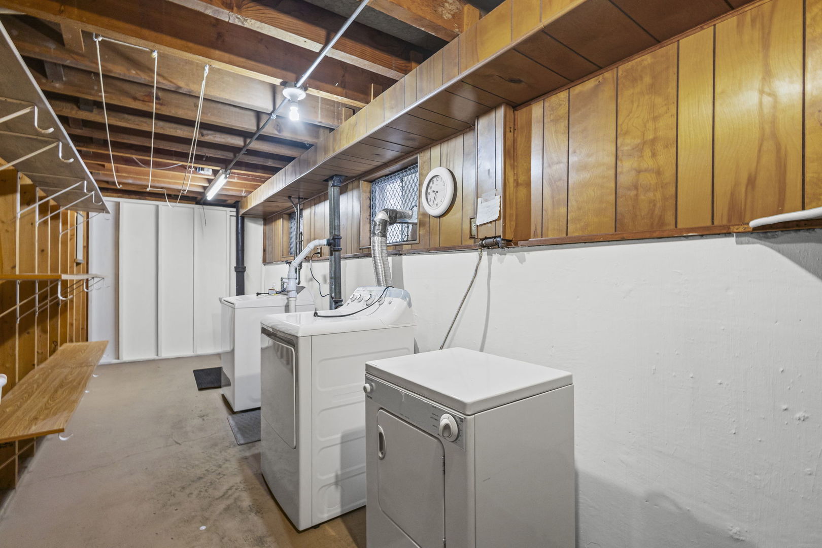 6084 N ELSTON Avenue, Chicago, IL 60646