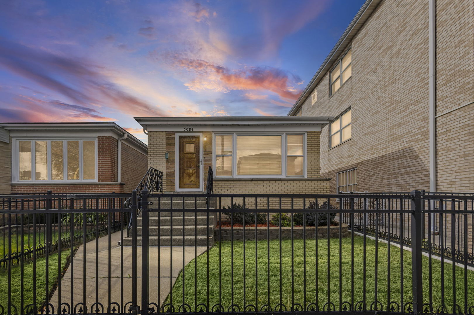 6084 N ELSTON Avenue, Chicago, IL 60646