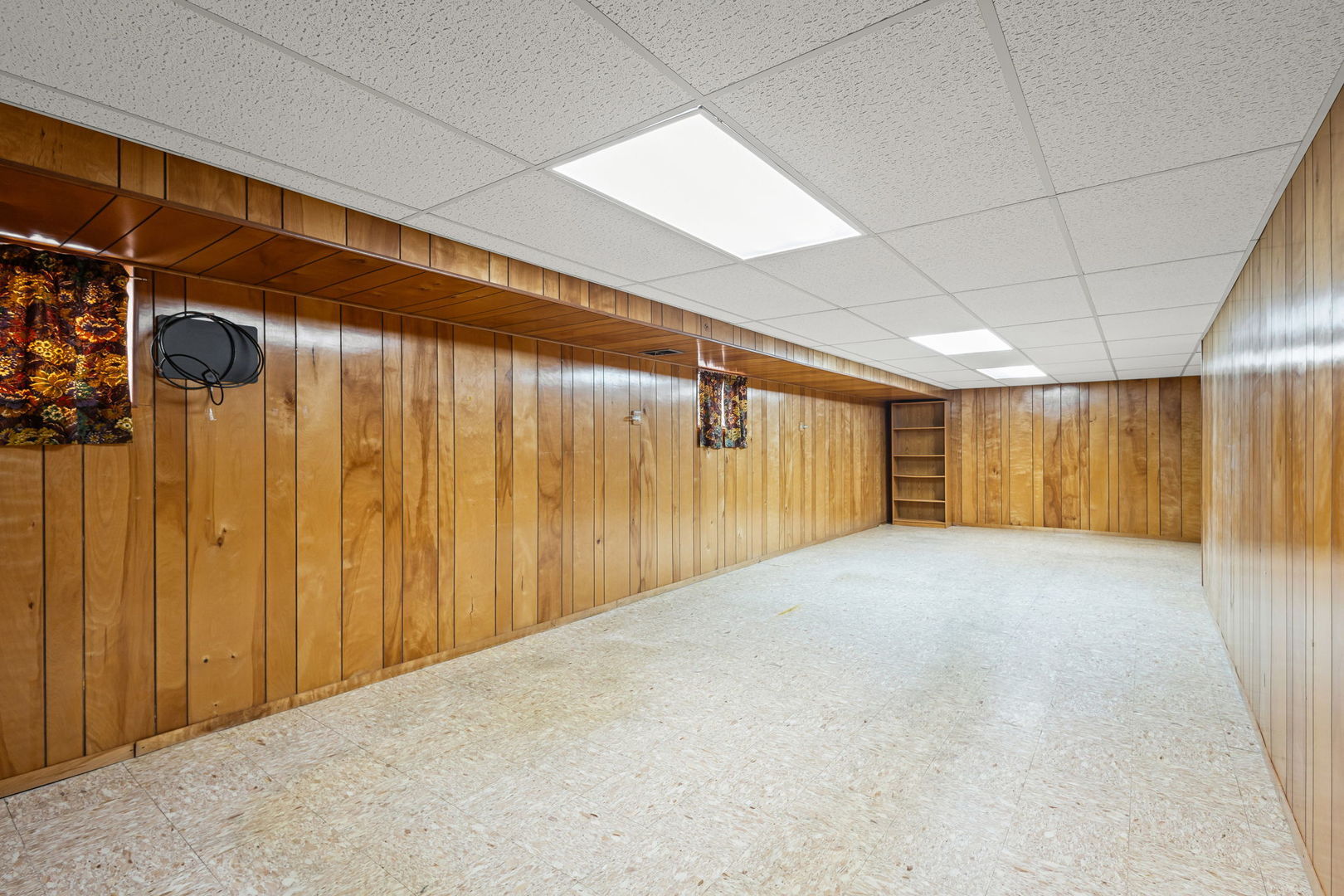 6084 N ELSTON Avenue, Chicago, IL 60646