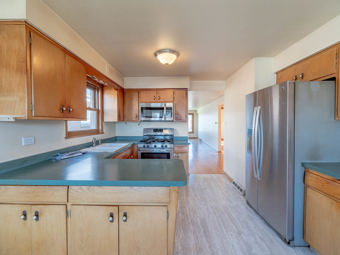 8534 S Kilpatrick Avenue, Chicago, IL 60652