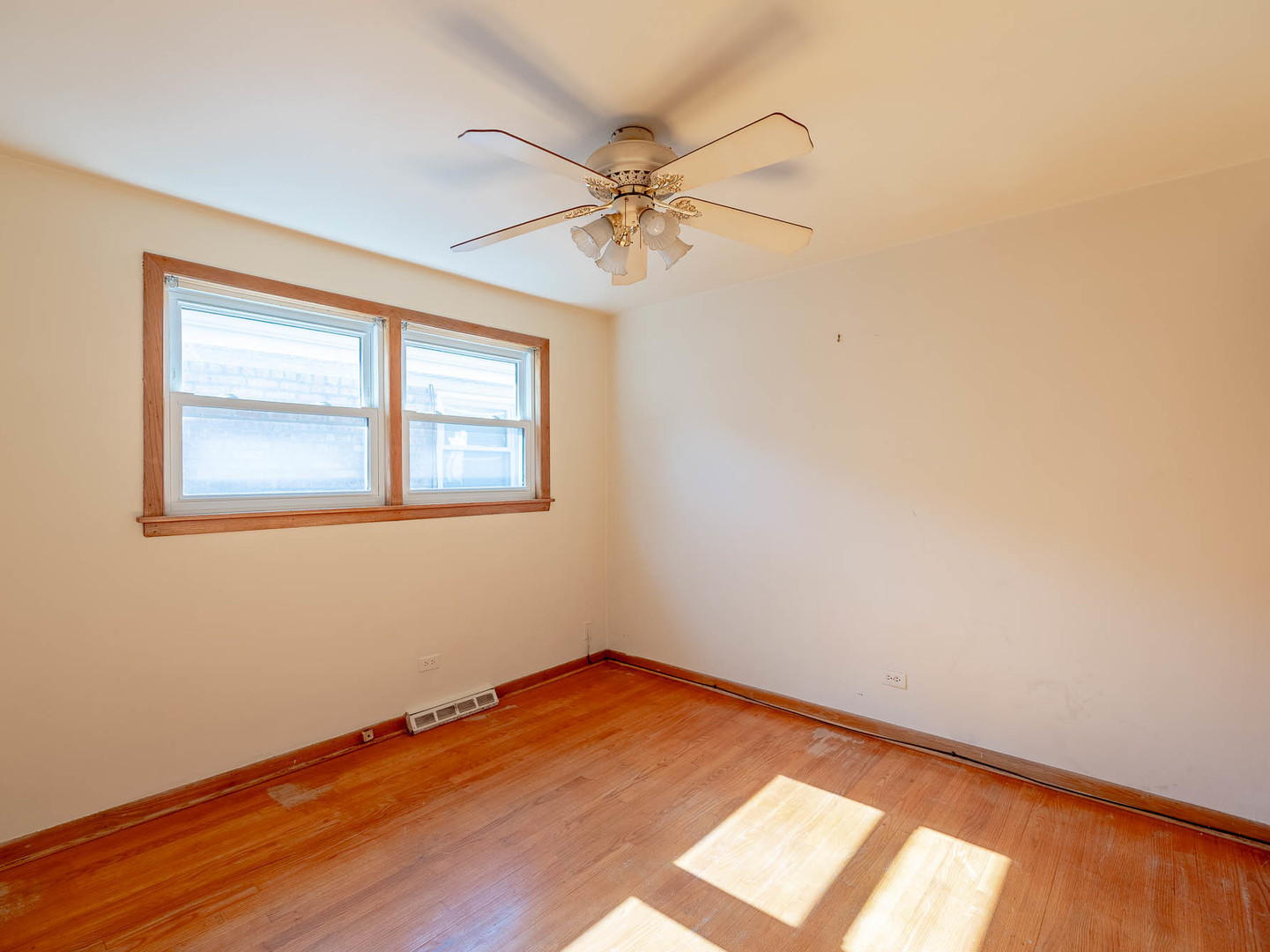 8534 S Kilpatrick Avenue, Chicago, IL 60652