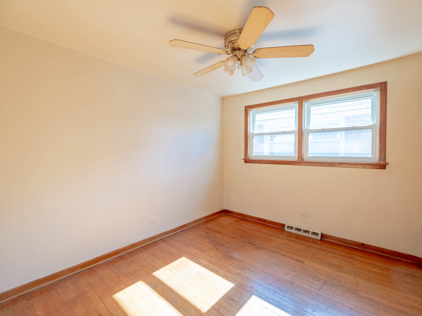 8534 S Kilpatrick Avenue, Chicago, IL 60652