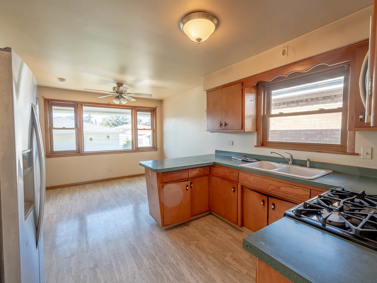 8534 S Kilpatrick Avenue, Chicago, IL 60652