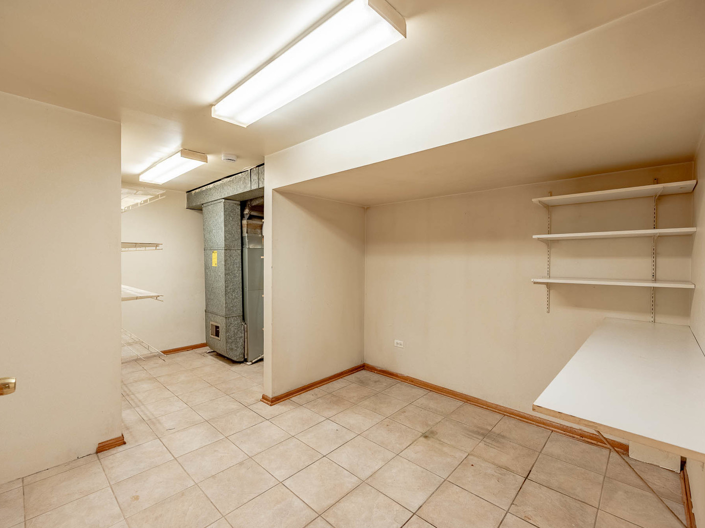 8534 S Kilpatrick Avenue, Chicago, IL 60652