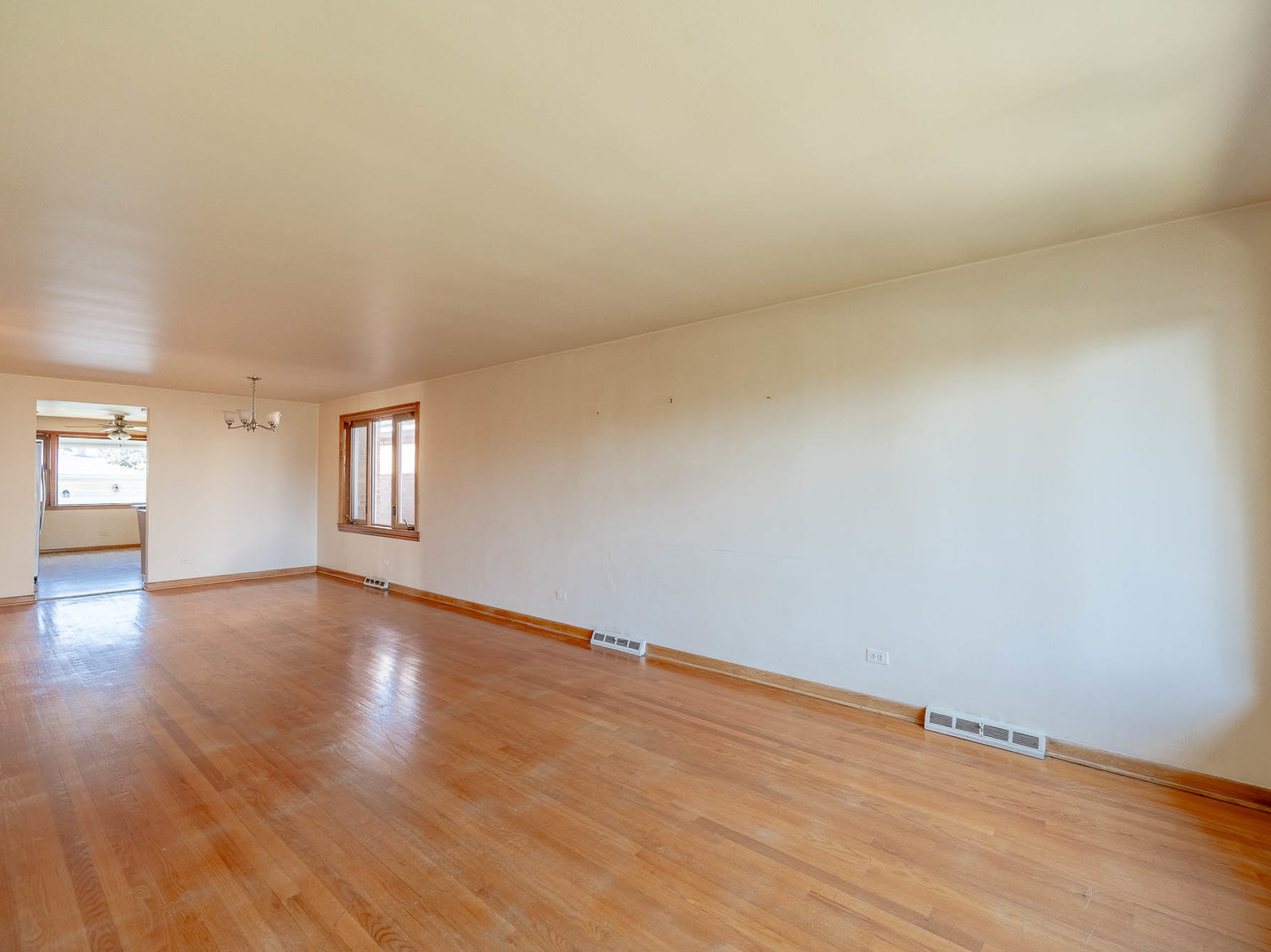 8534 S Kilpatrick Avenue, Chicago, IL 60652