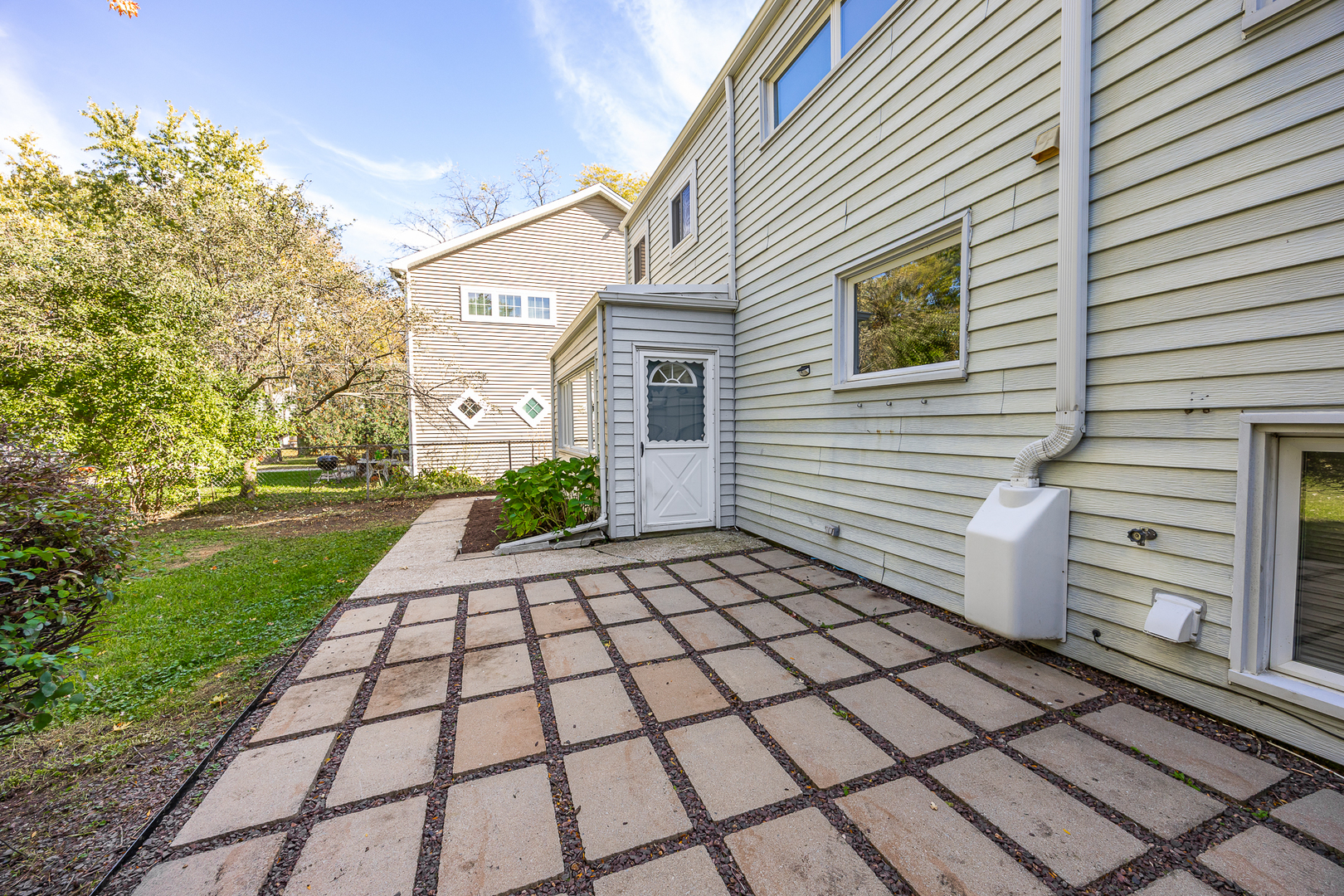 916 Grant Street, Downers Grove, IL 60515