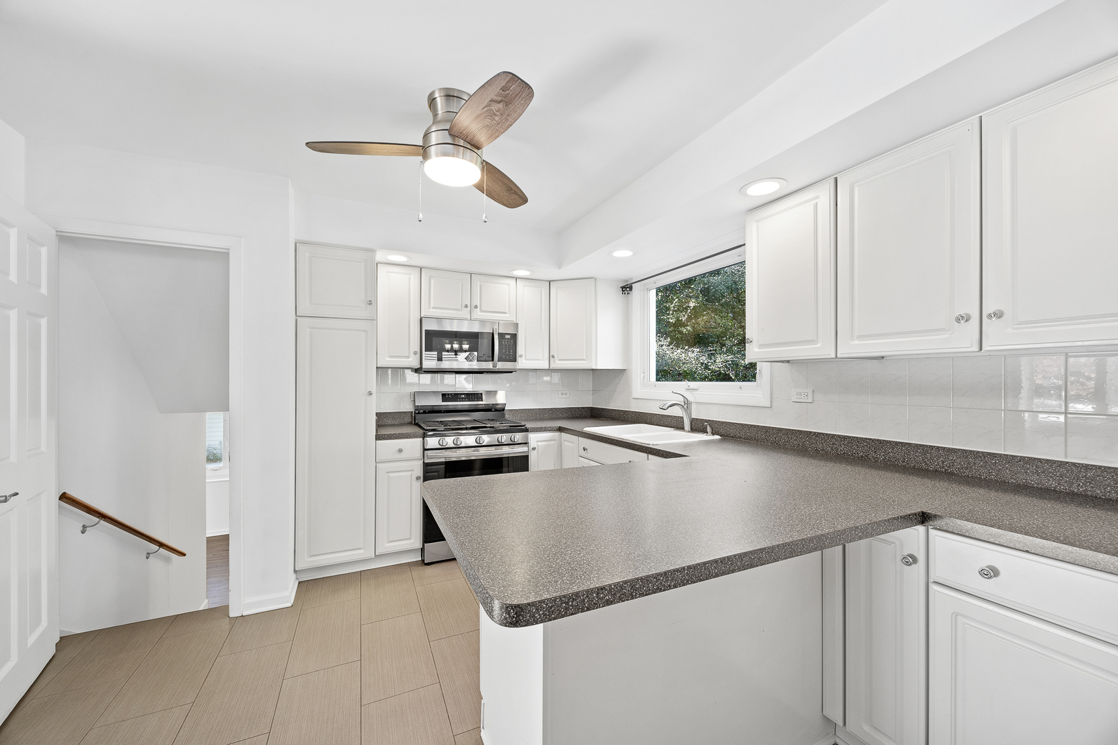 916 Grant Street, Downers Grove, IL 60515