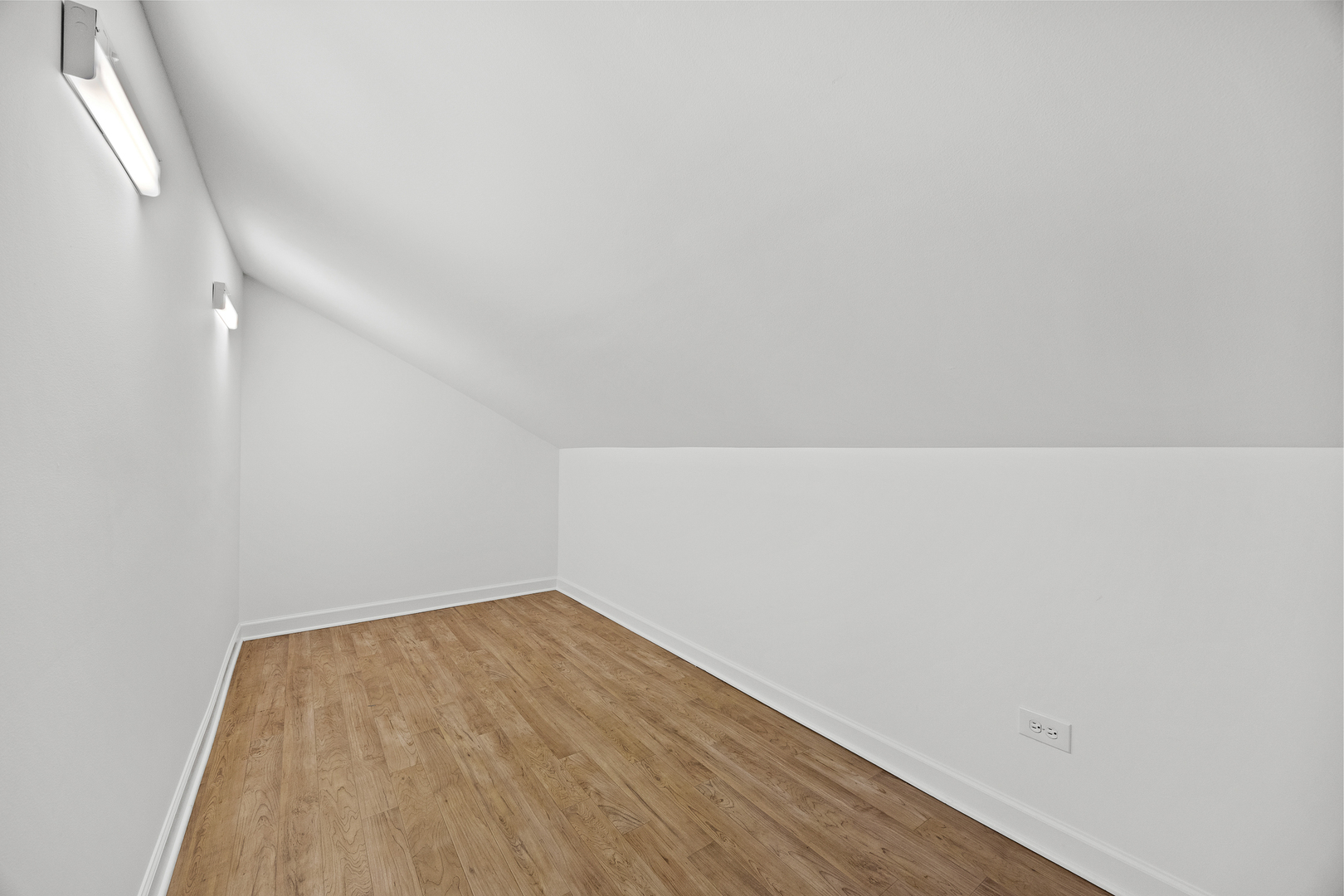 916 Grant Street, Downers Grove, IL 60515