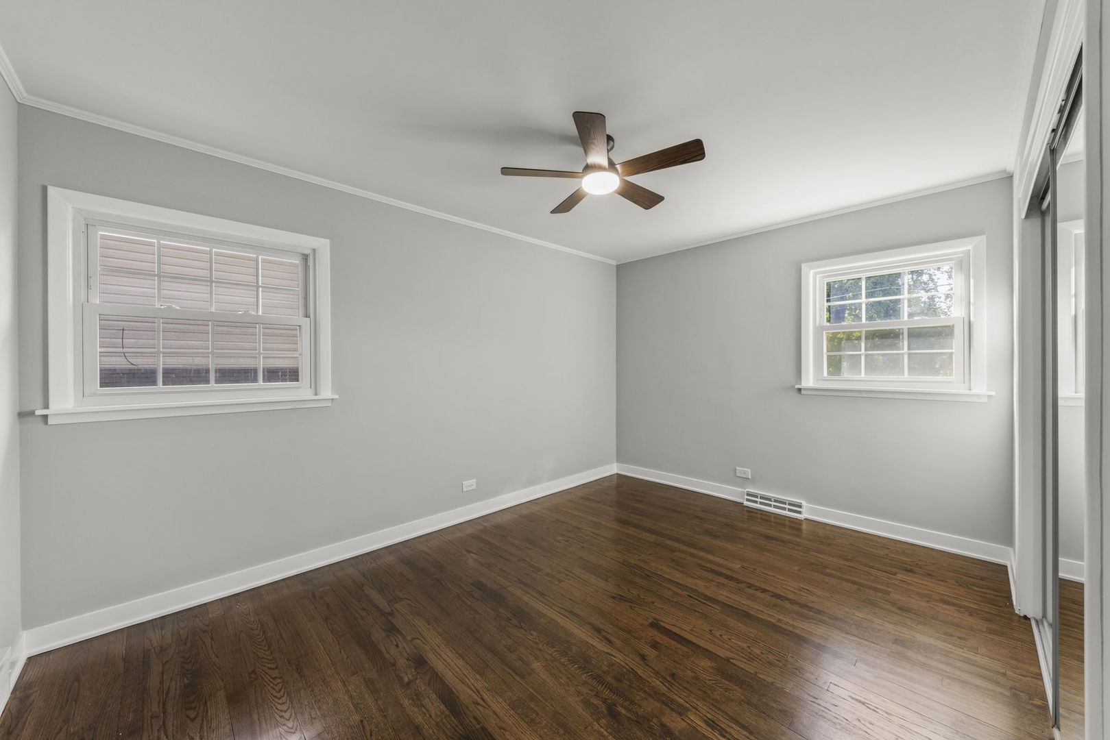 4433 W 100th Street, Oak Lawn, IL 60453