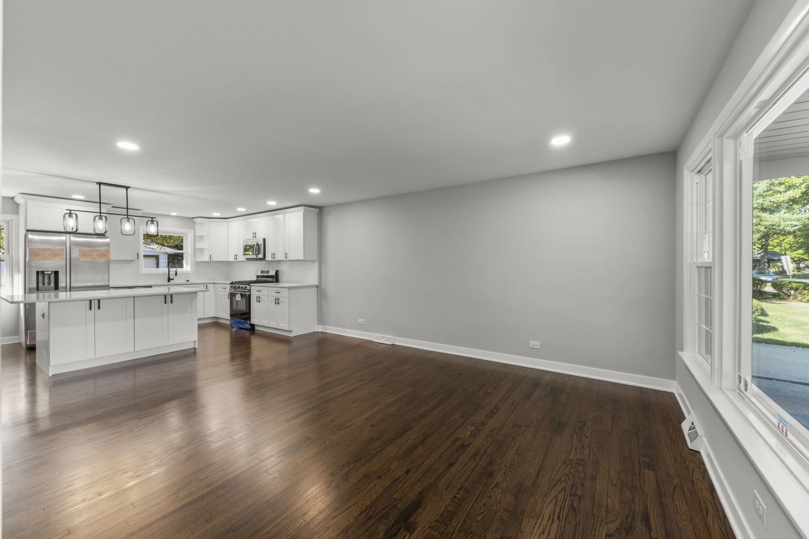 4433 W 100th Street, Oak Lawn, IL 60453