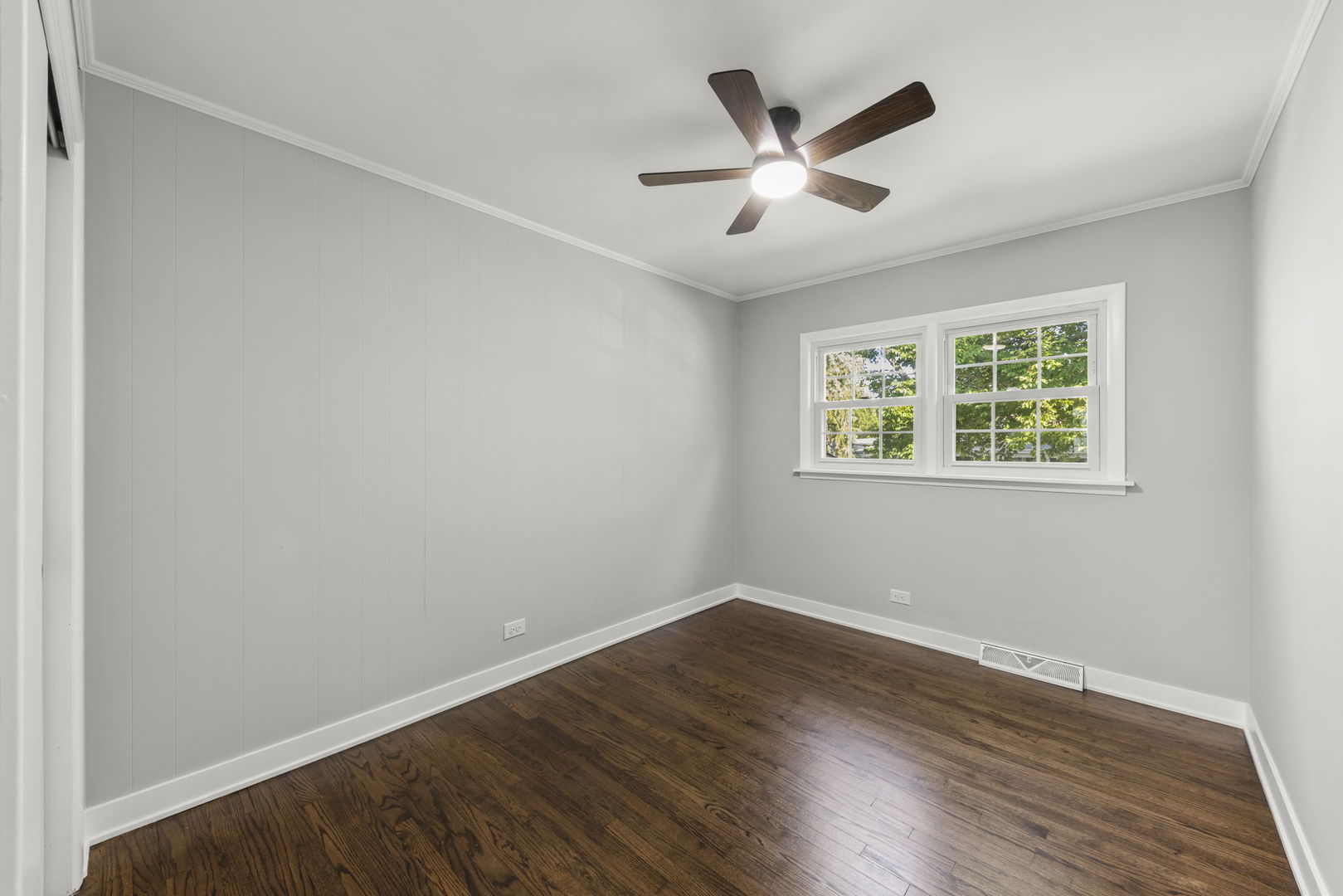 4433 W 100th Street, Oak Lawn, IL 60453