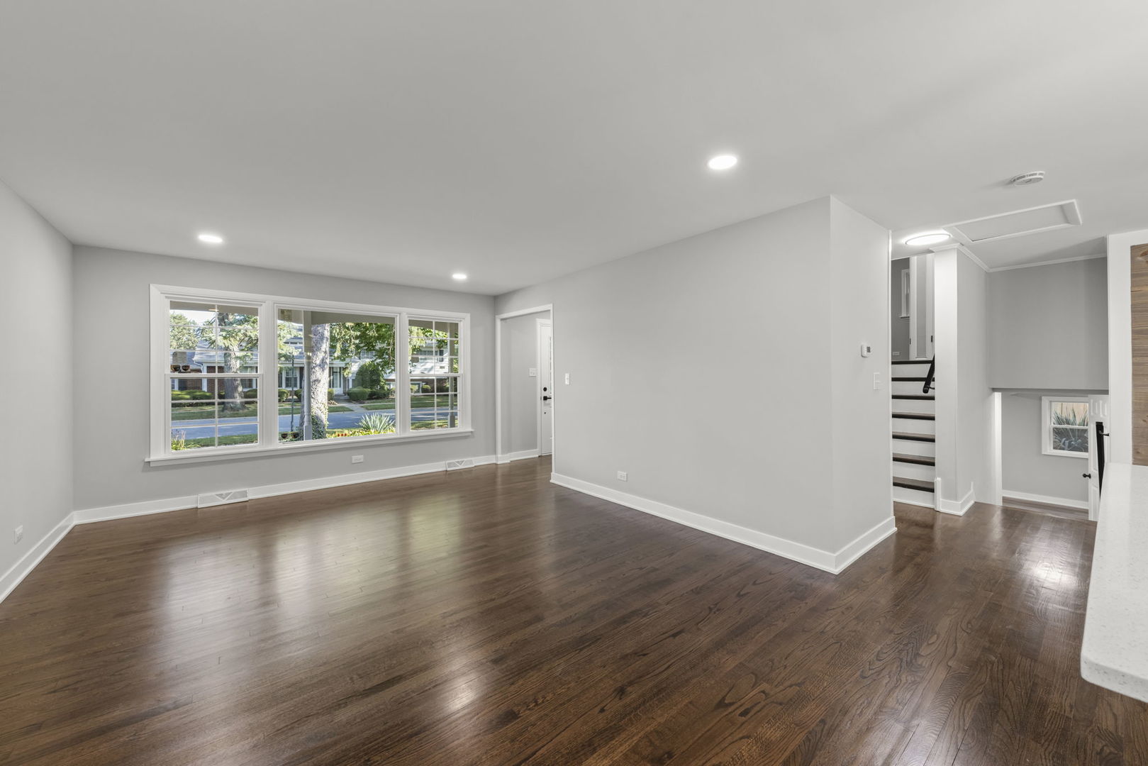 4433 W 100th Street, Oak Lawn, IL 60453