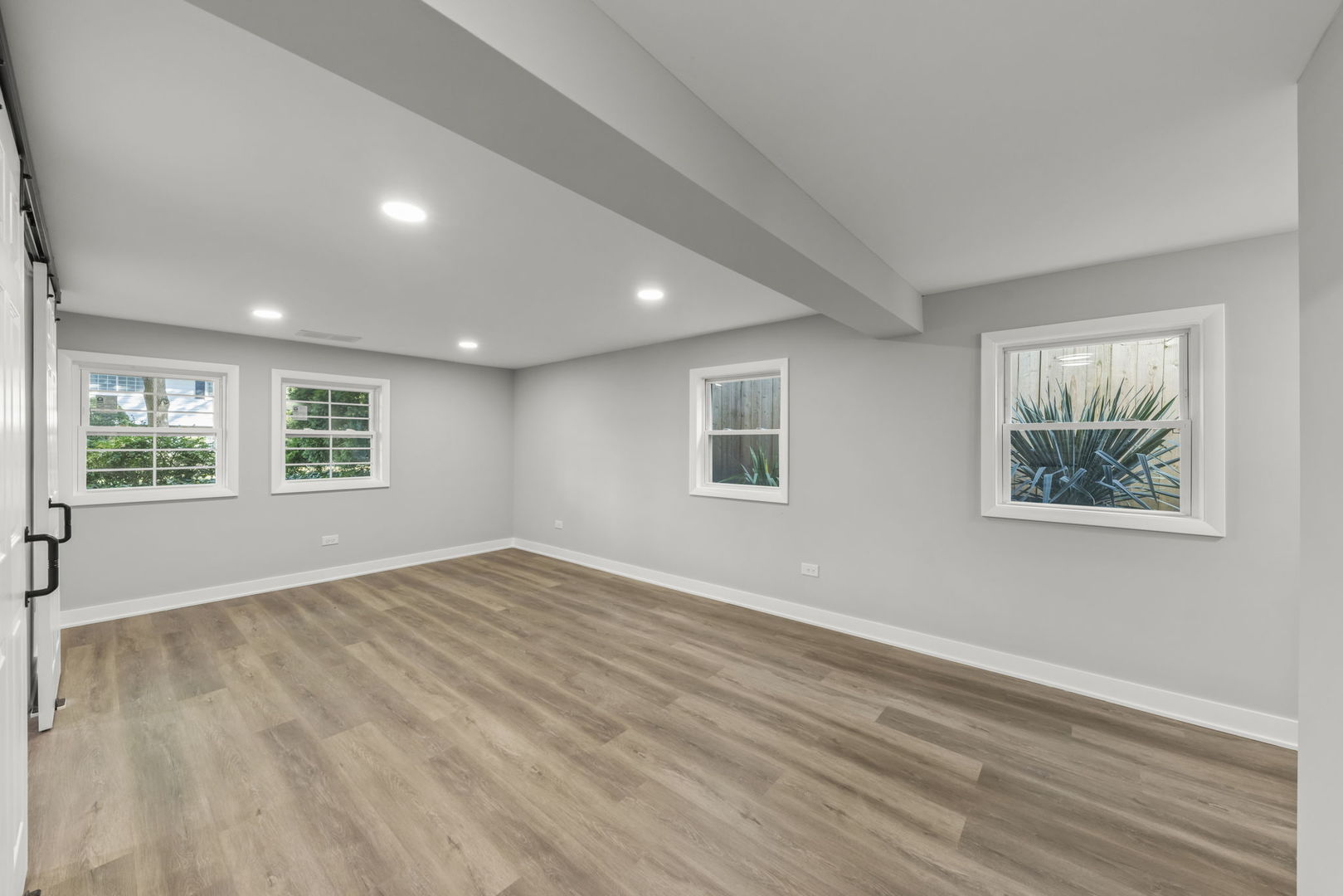 4433 W 100th Street, Oak Lawn, IL 60453