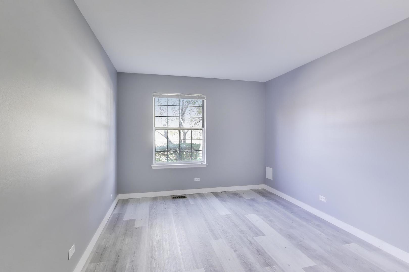 609 Hanover Court #X-1, Schaumburg, IL 60194