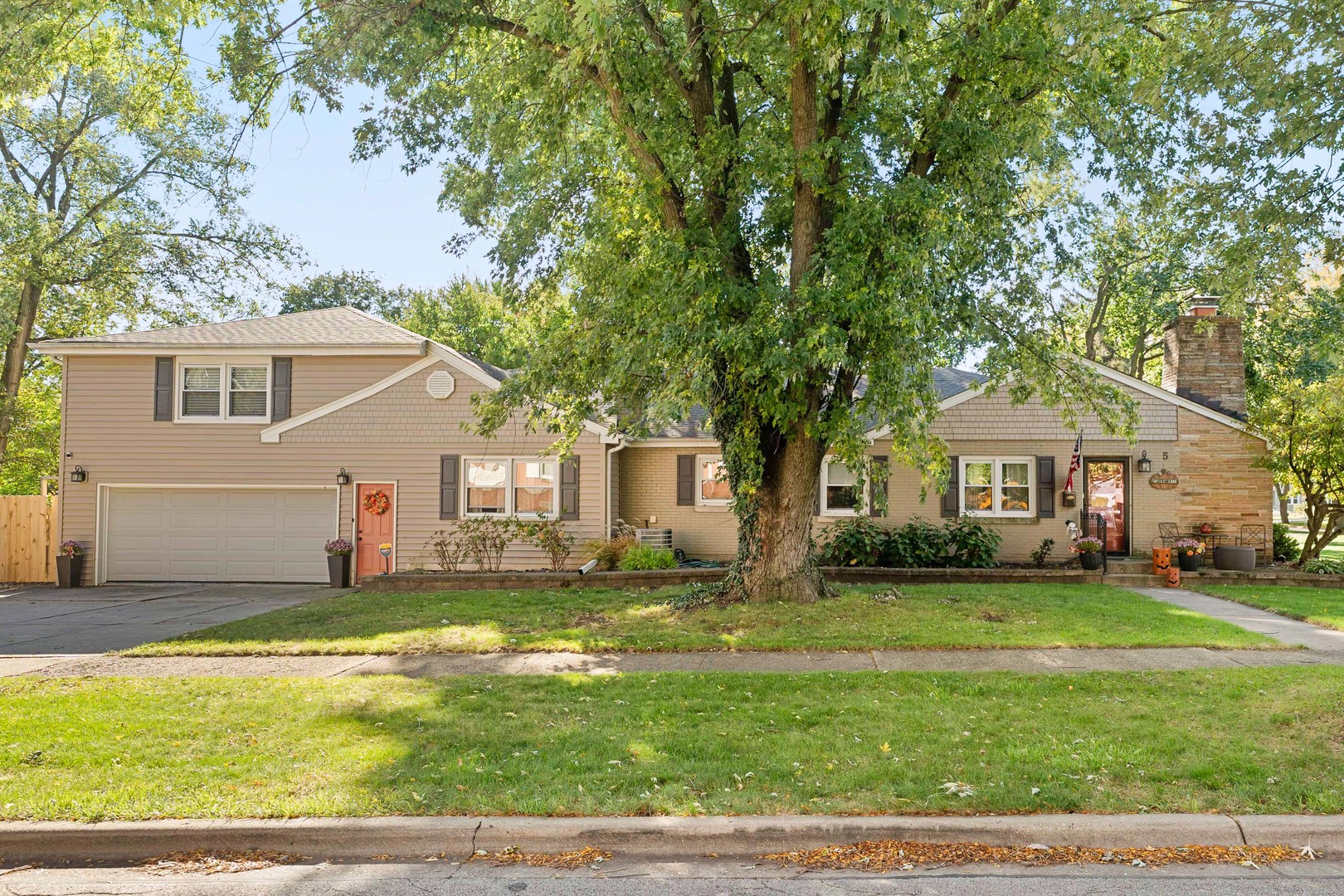 5 E Washington Street, Villa Park, IL 60181