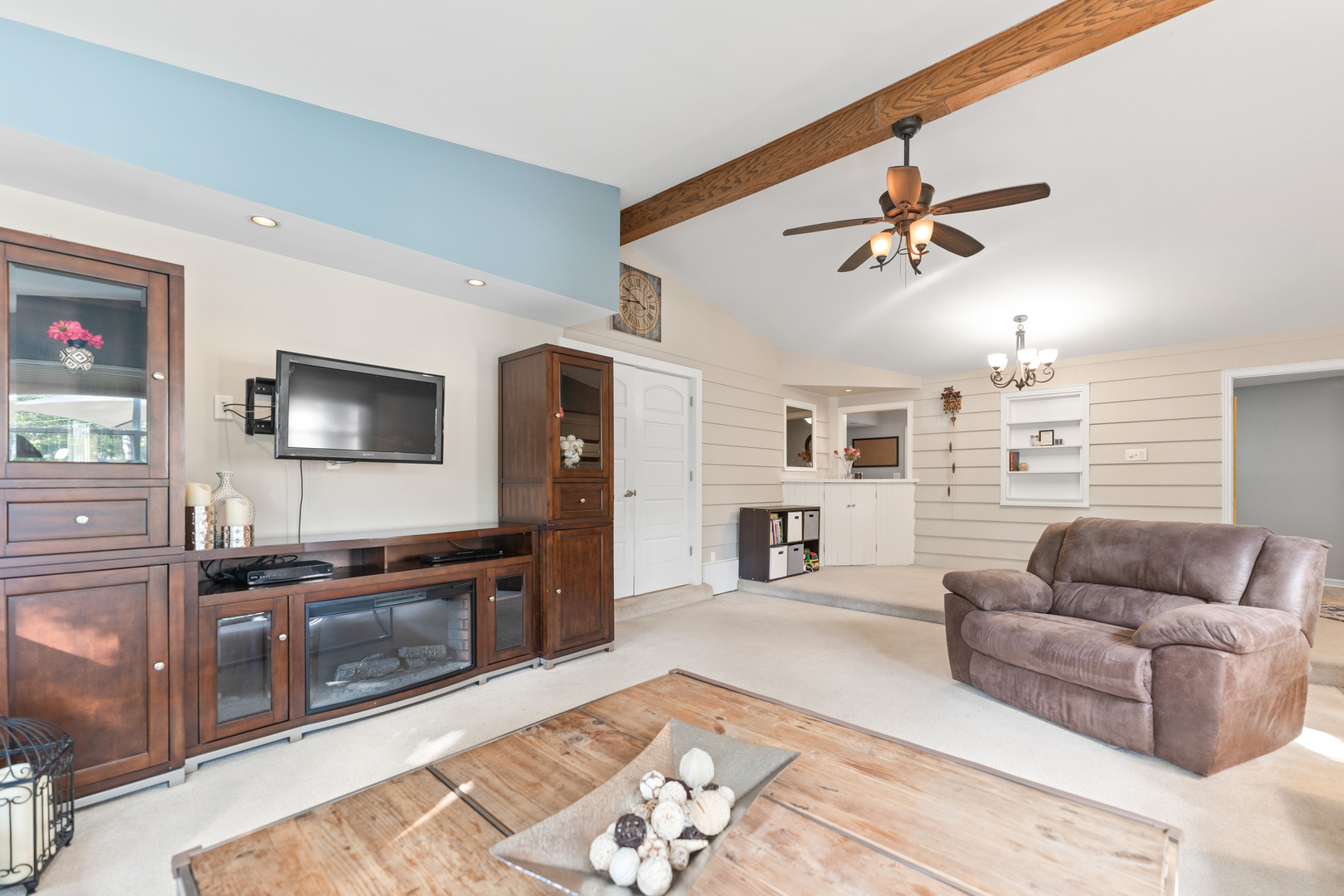 5 E Washington Street, Villa Park, IL 60181