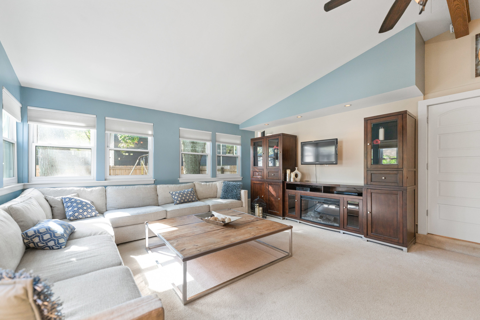 5 E Washington Street, Villa Park, IL 60181