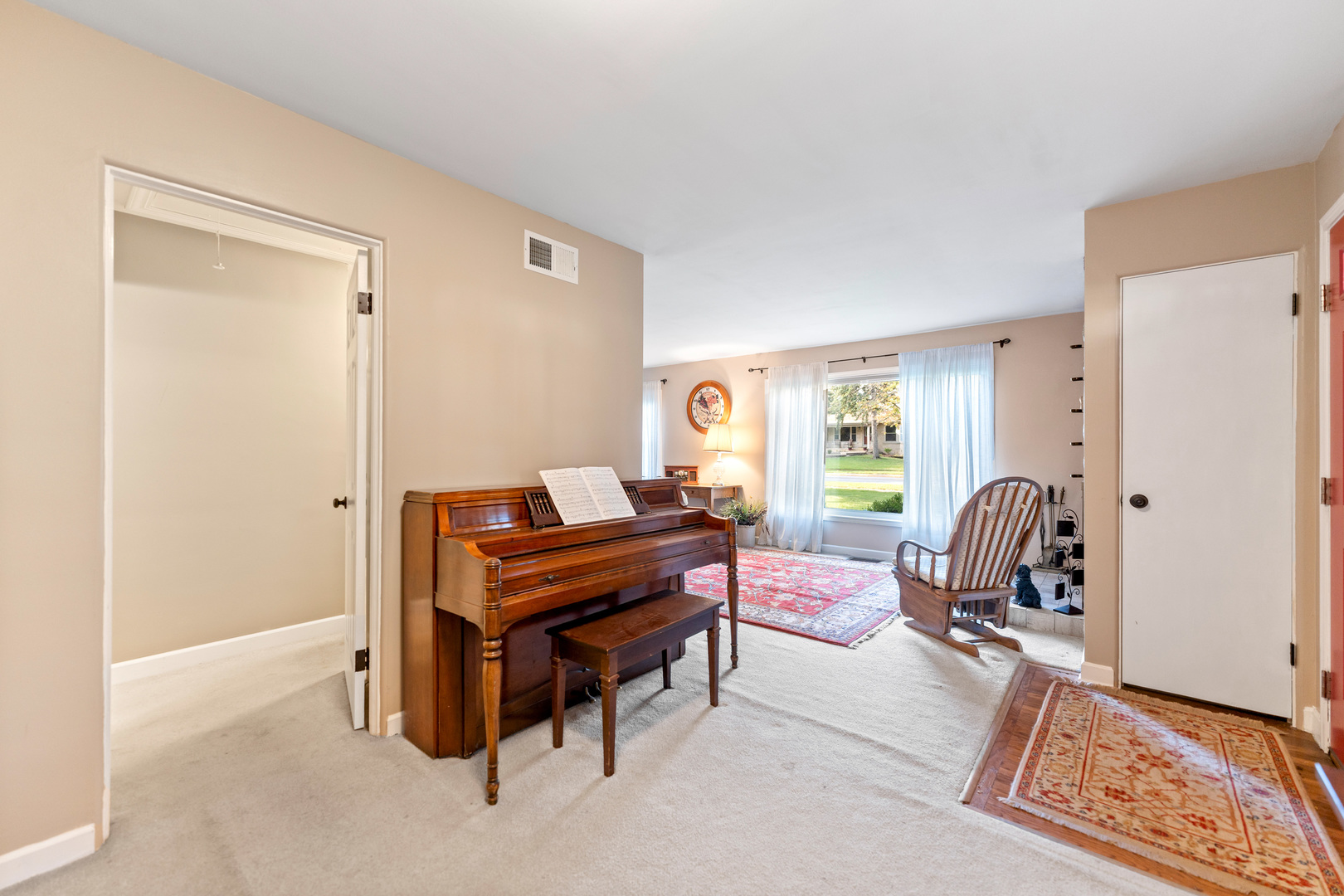 5 E Washington Street, Villa Park, IL 60181