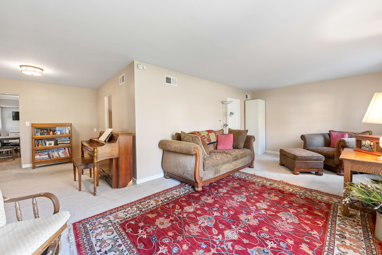 5 E Washington Street, Villa Park, IL 60181