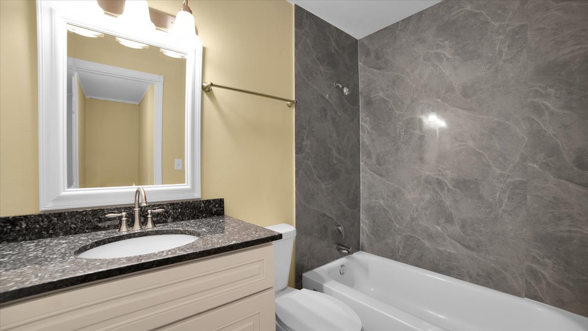 1277 Prairie Avenue #C, Glendale Heights, IL 60139
