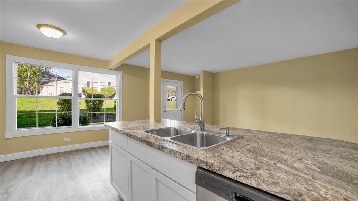 1277 Prairie Avenue #C, Glendale Heights, IL 60139