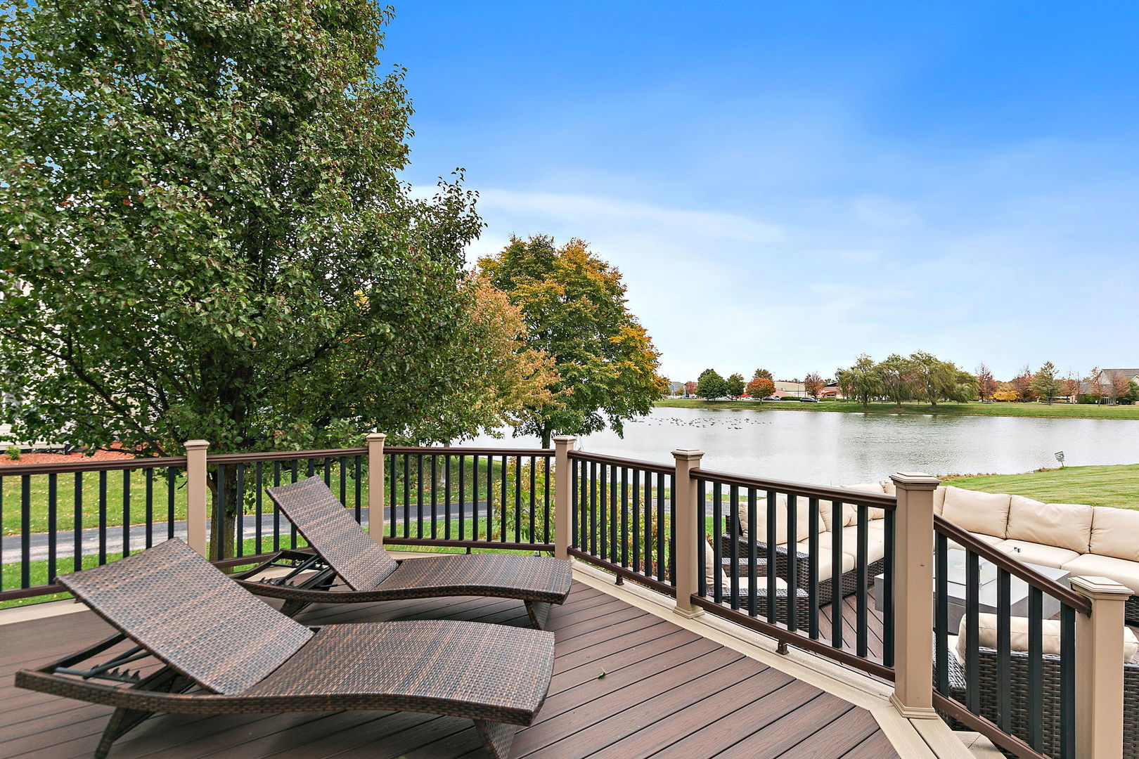 3660 Broadleaf Avenue, Elgin, IL 60124