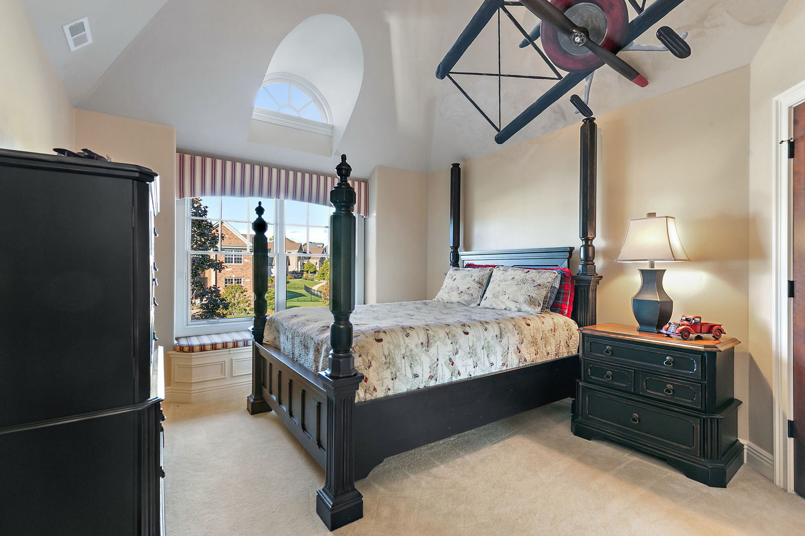 3660 Broadleaf Avenue, Elgin, IL 60124