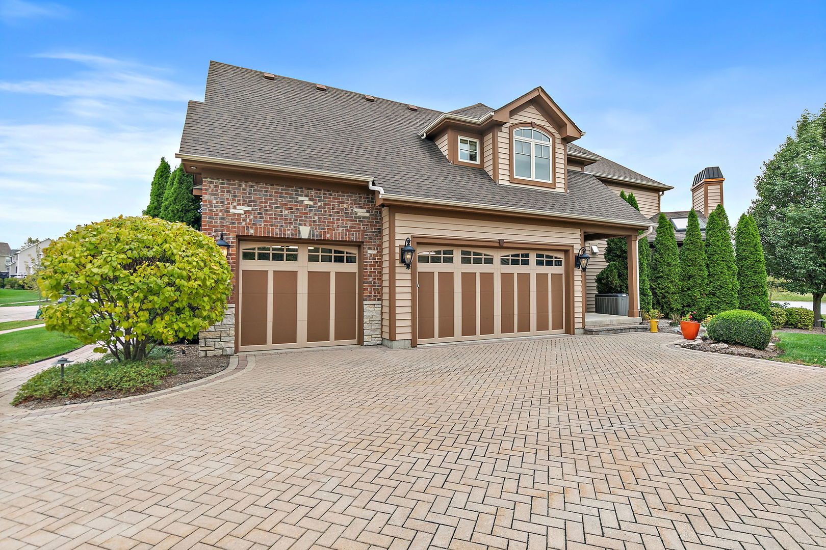 3660 Broadleaf Avenue, Elgin, IL 60124