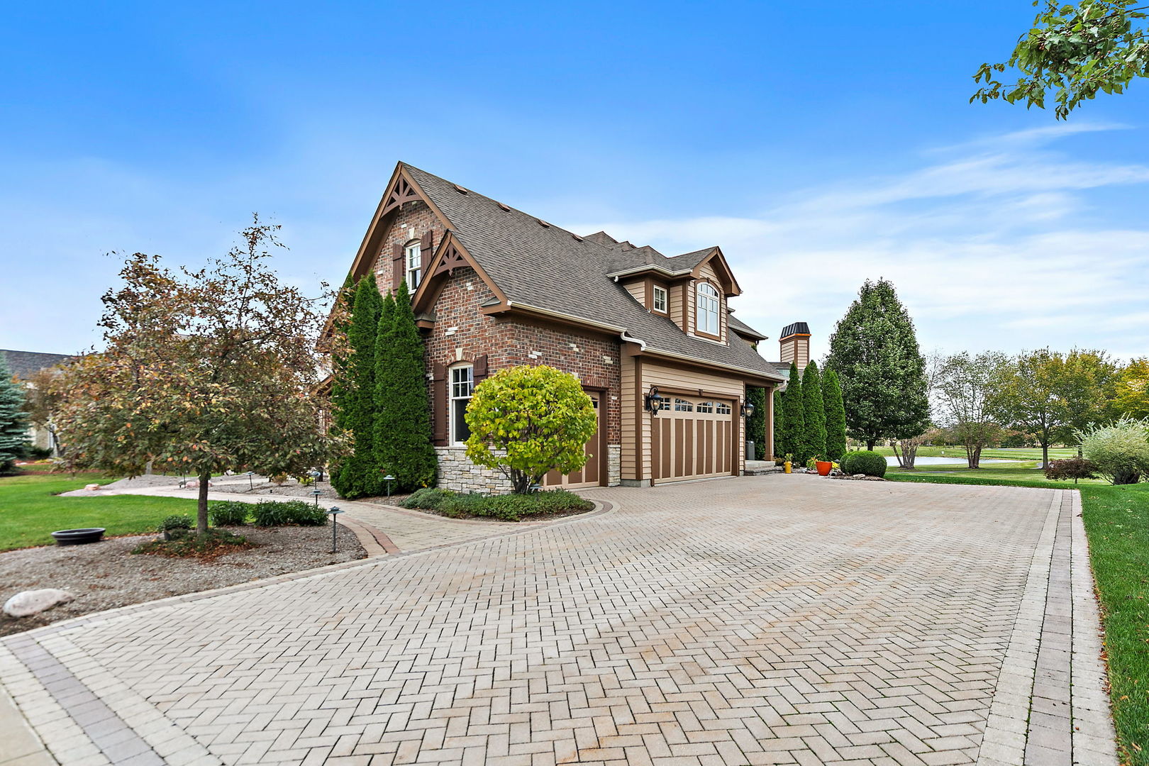 3660 Broadleaf Avenue, Elgin, IL 60124