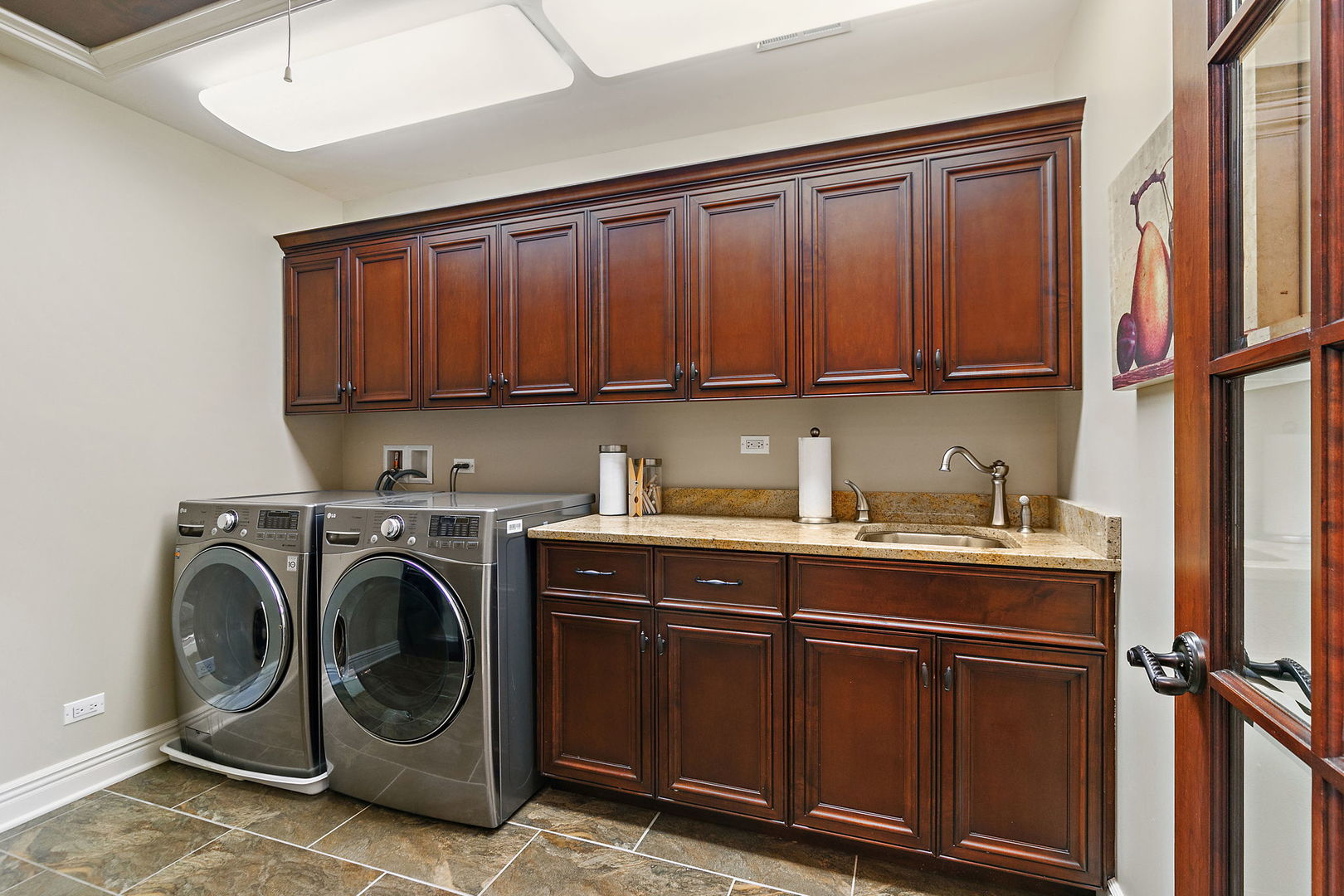 3660 Broadleaf Avenue, Elgin, IL 60124