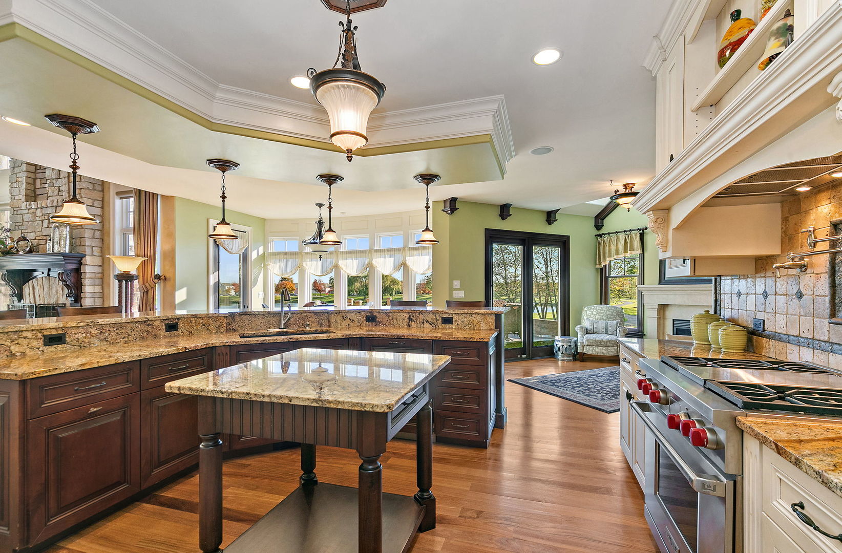 3660 Broadleaf Avenue, Elgin, IL 60124