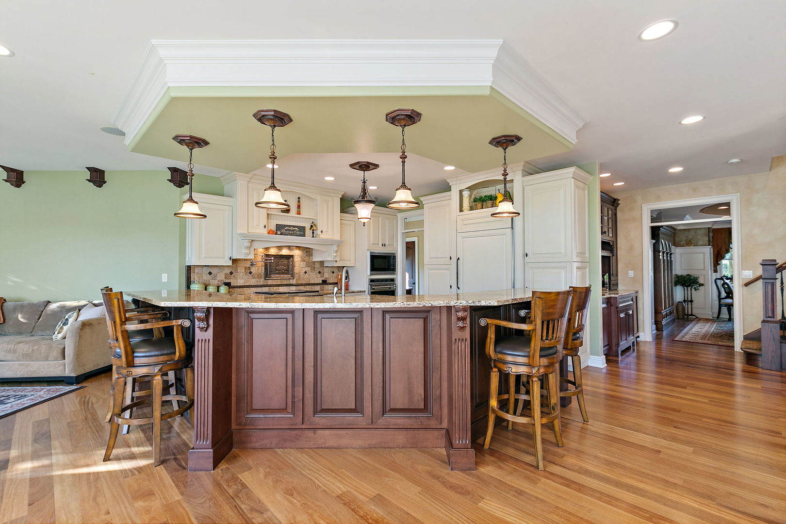 3660 Broadleaf Avenue, Elgin, IL 60124