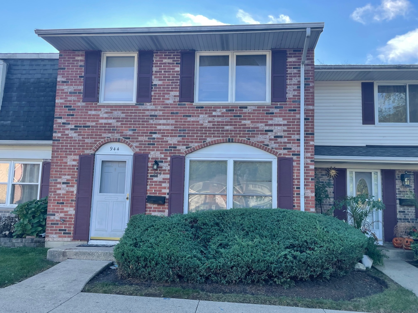 944 Miller Avenue, Streamwood, IL 60107