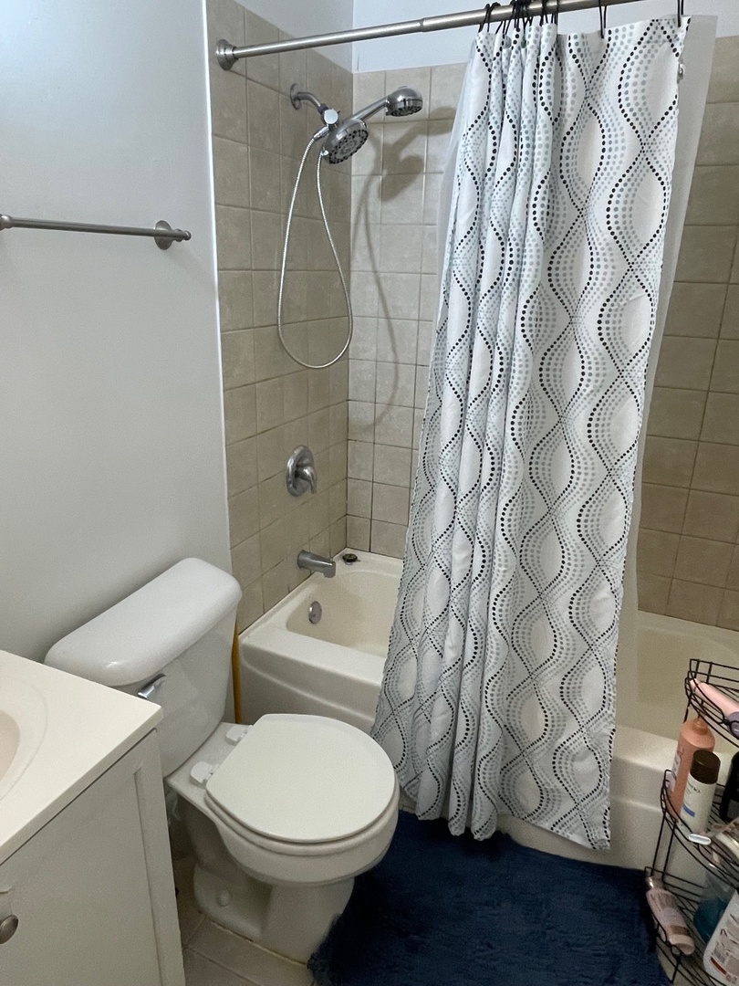 944 Miller Avenue, Streamwood, IL 60107