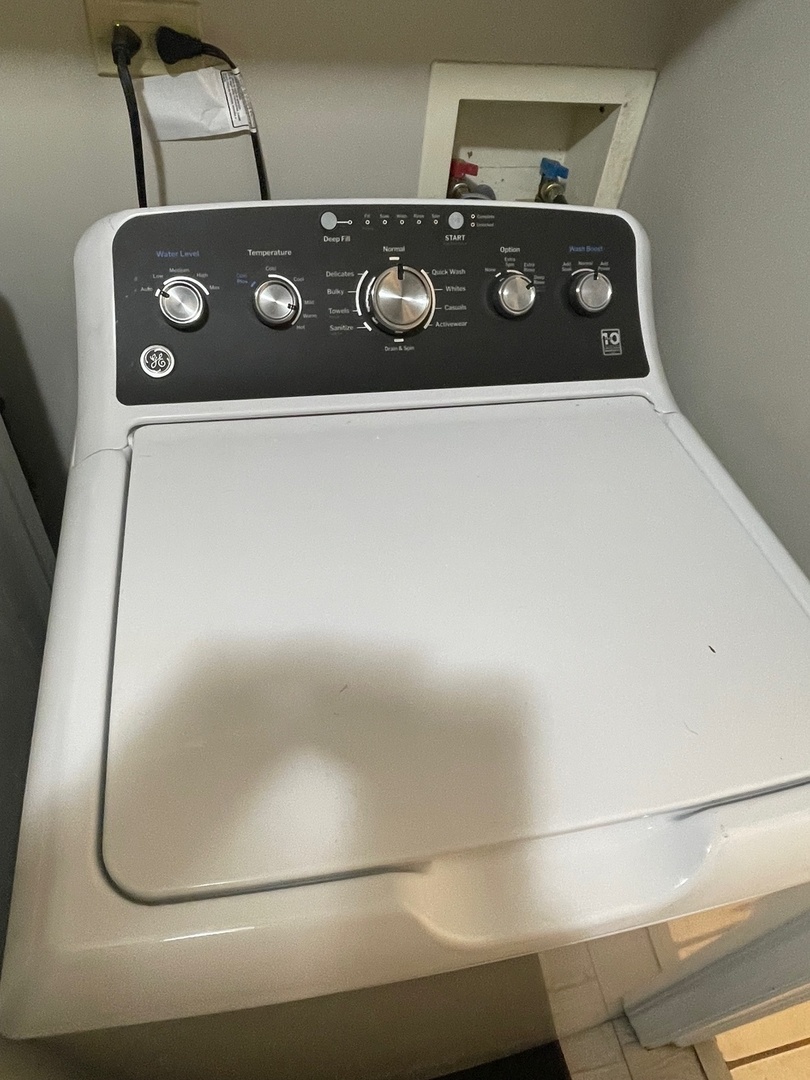 944 Miller Avenue, Streamwood, IL 60107