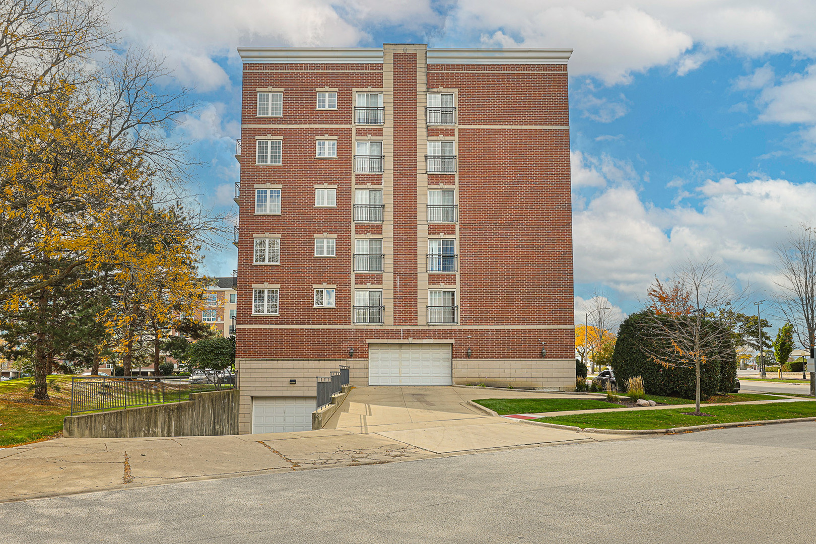 405 Creekside Drive #505, Palatine, IL 60074