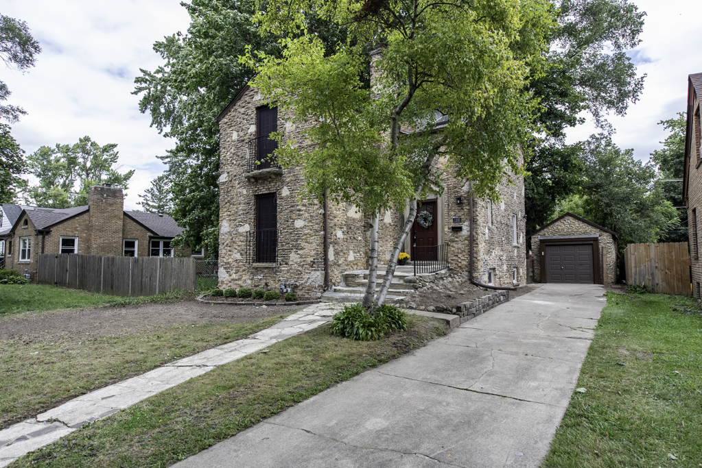 1335 Chestnut Street, Waukegan, IL 60085