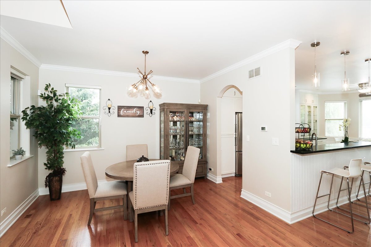 768 W St Johns Place, Addison, IL 60101