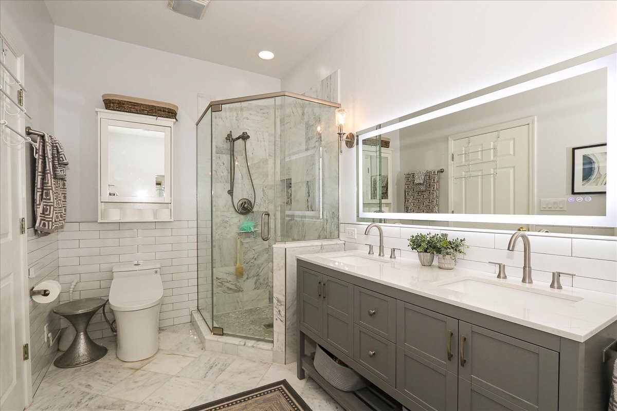 768 W St Johns Place, Addison, IL 60101