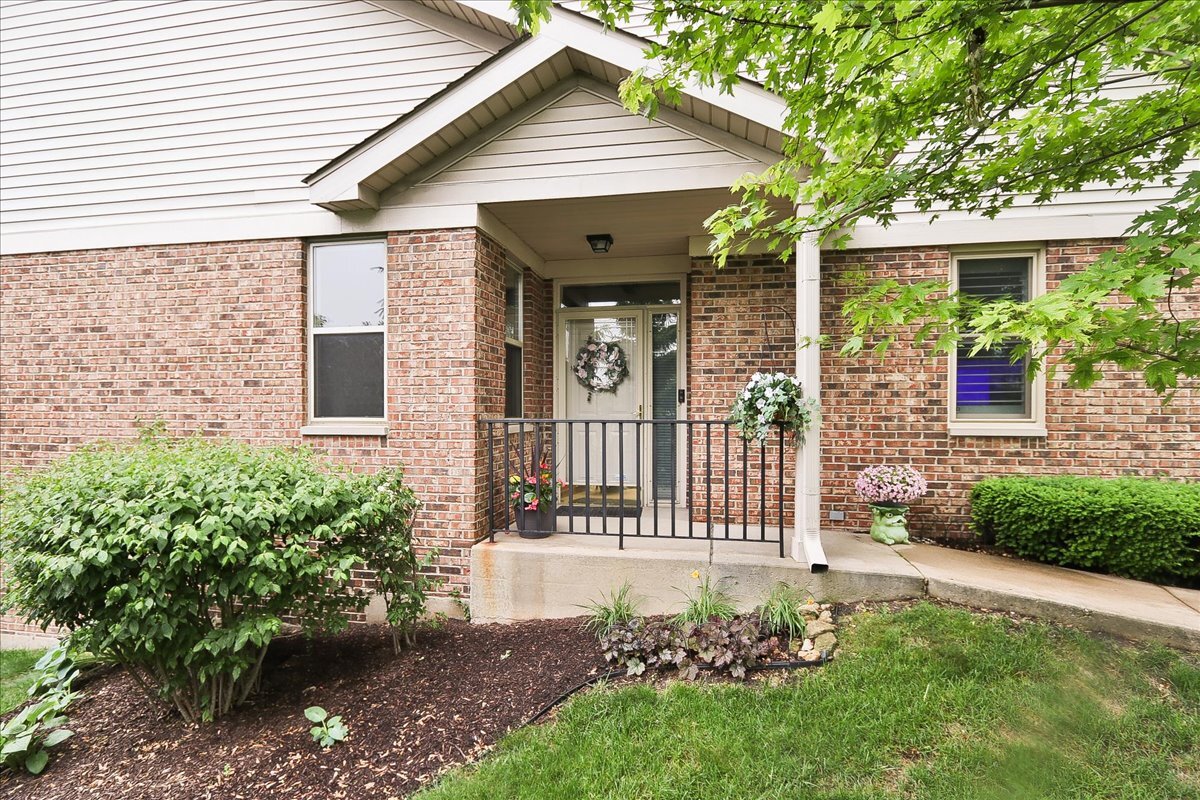 768 W St Johns Place, Addison, IL 60101