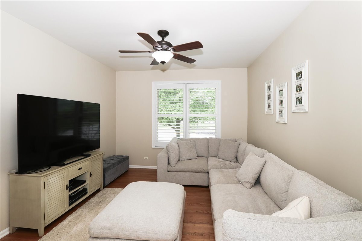 768 W St Johns Place, Addison, IL 60101