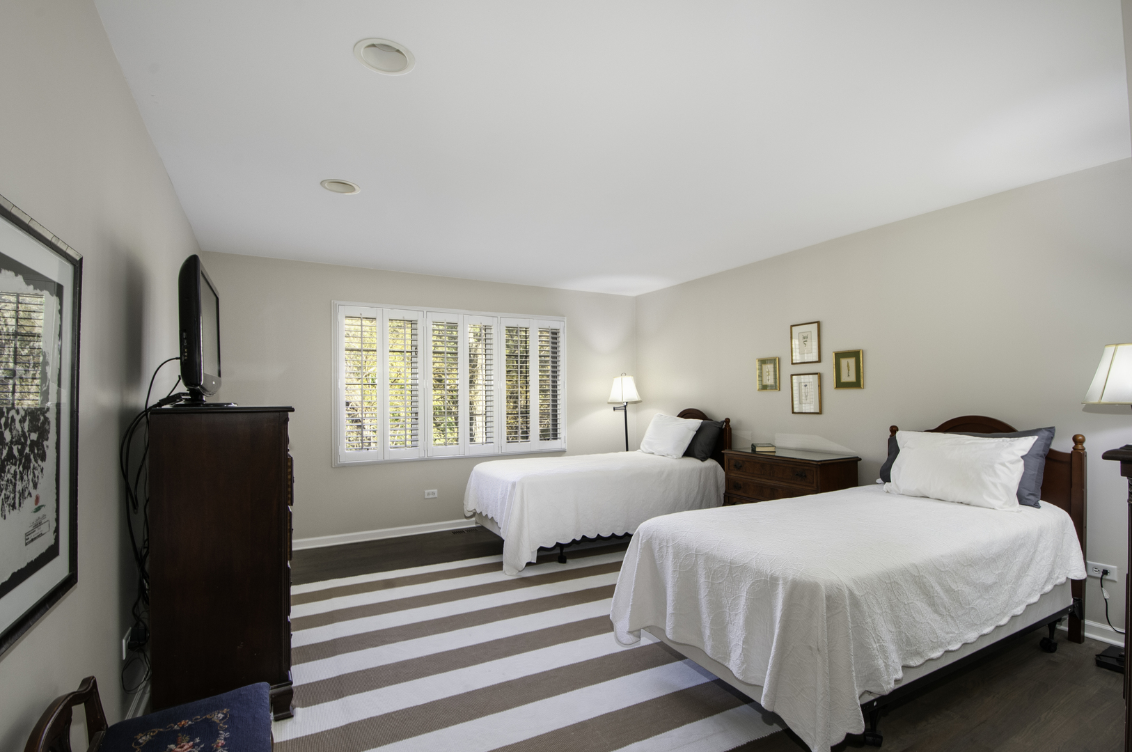 5209 Commonwealth Avenue, Western Springs, IL 60558