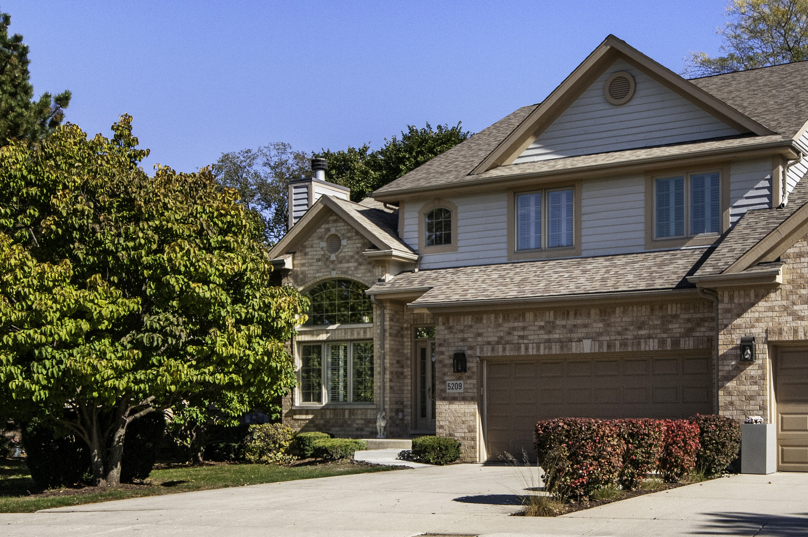 5209 Commonwealth Avenue, Western Springs, IL 60558