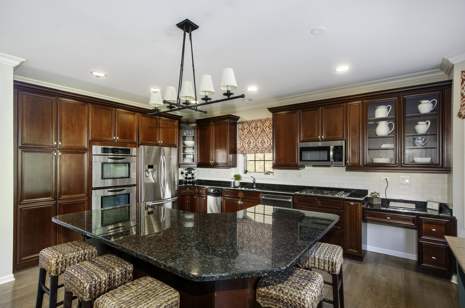 5209 Commonwealth Avenue, Western Springs, IL 60558