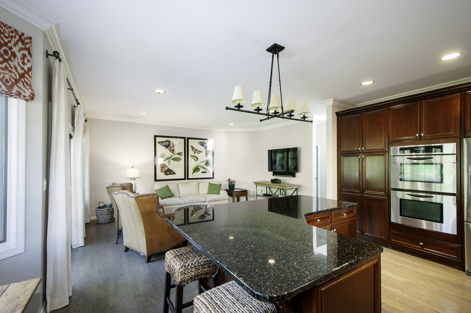 5209 Commonwealth Avenue, Western Springs, IL 60558