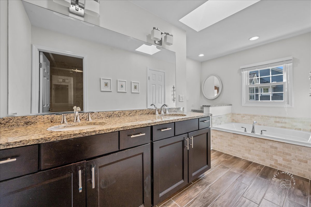 1432 Calcutta Lane, Naperville, IL 60563