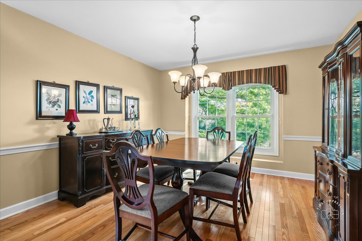 1432 Calcutta Lane, Naperville, IL 60563