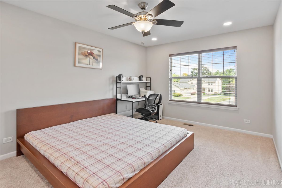 73 W Illinois Avenue, Palatine, IL 60067