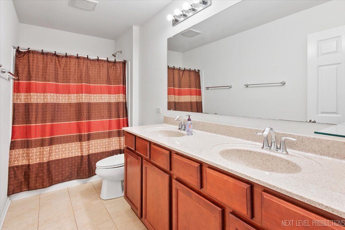 73 W Illinois Avenue, Palatine, IL 60067