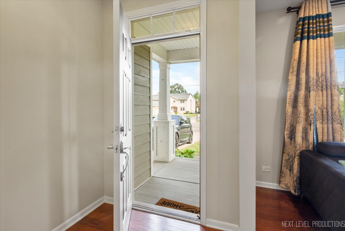 73 W Illinois Avenue, Palatine, IL 60067